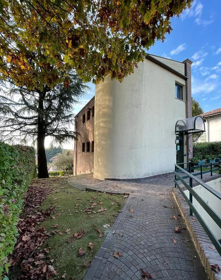 Hotel Visconti Cardano Al Campo